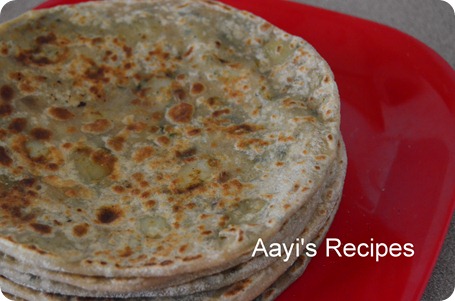 methi-potato paratha