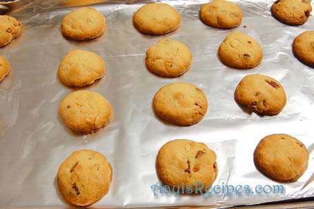 Orange flavored cashew cookies