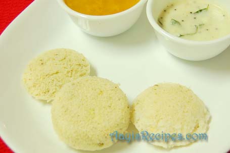 Sprouted moong idli