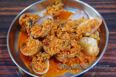 Clams in dry masala (Kalva/Tisre/Khubbe sud sud sukke)