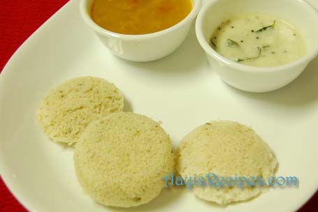 Idlis with wheat rava (Ganva rave idli)