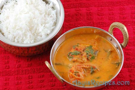 Fish in tomato-yogurt gravy